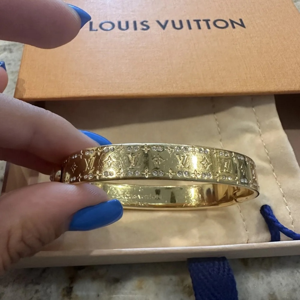 Louis Vuitton Nanogram Bangle. Used. In good condition. dust-bag & box included - Picture 2 of 8